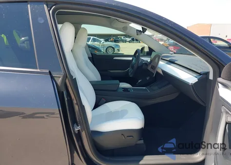 2024 Tesla Model Y Long Range Dual Motor All-Wheel Drive from USA, damaged, VIN 7SAYGDEEXRA274184